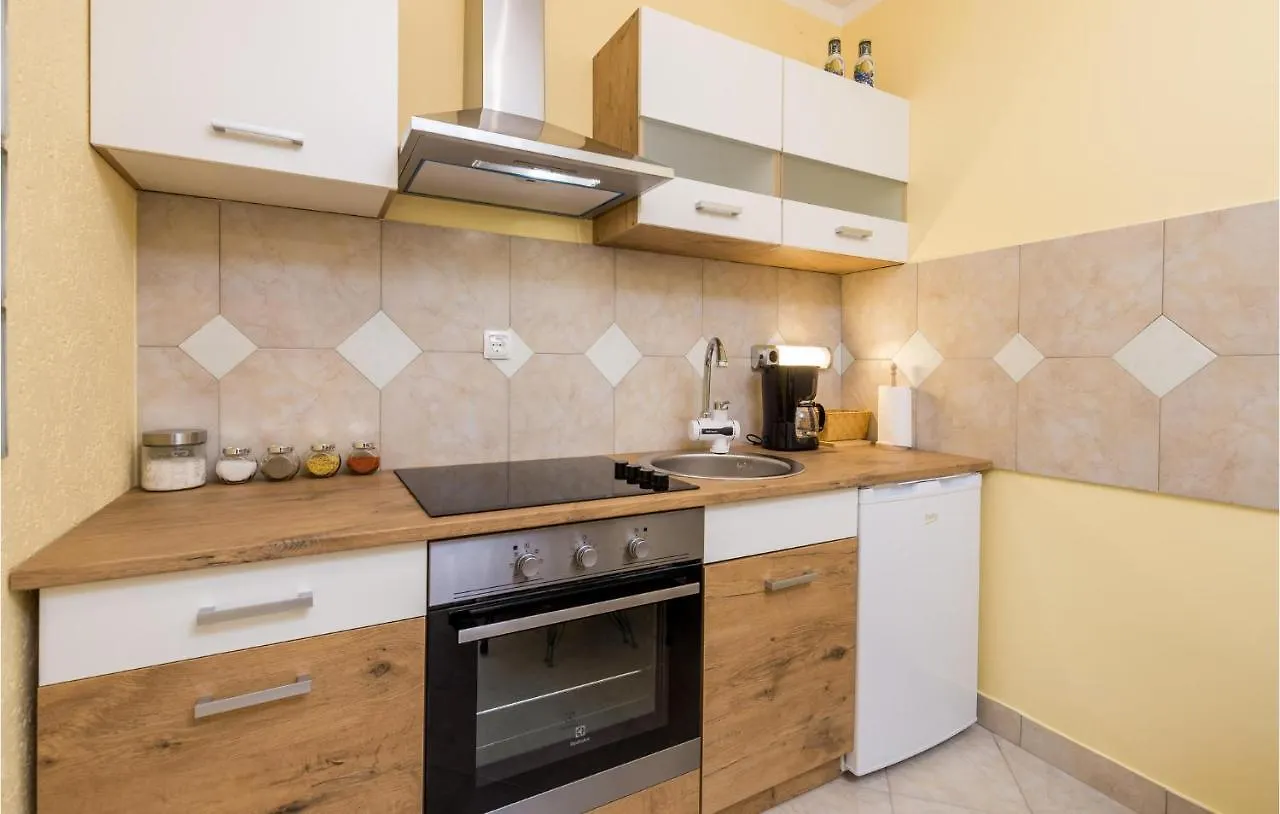 1 Bedroom Stunning Apartment In Pobri Volosko Croatia
